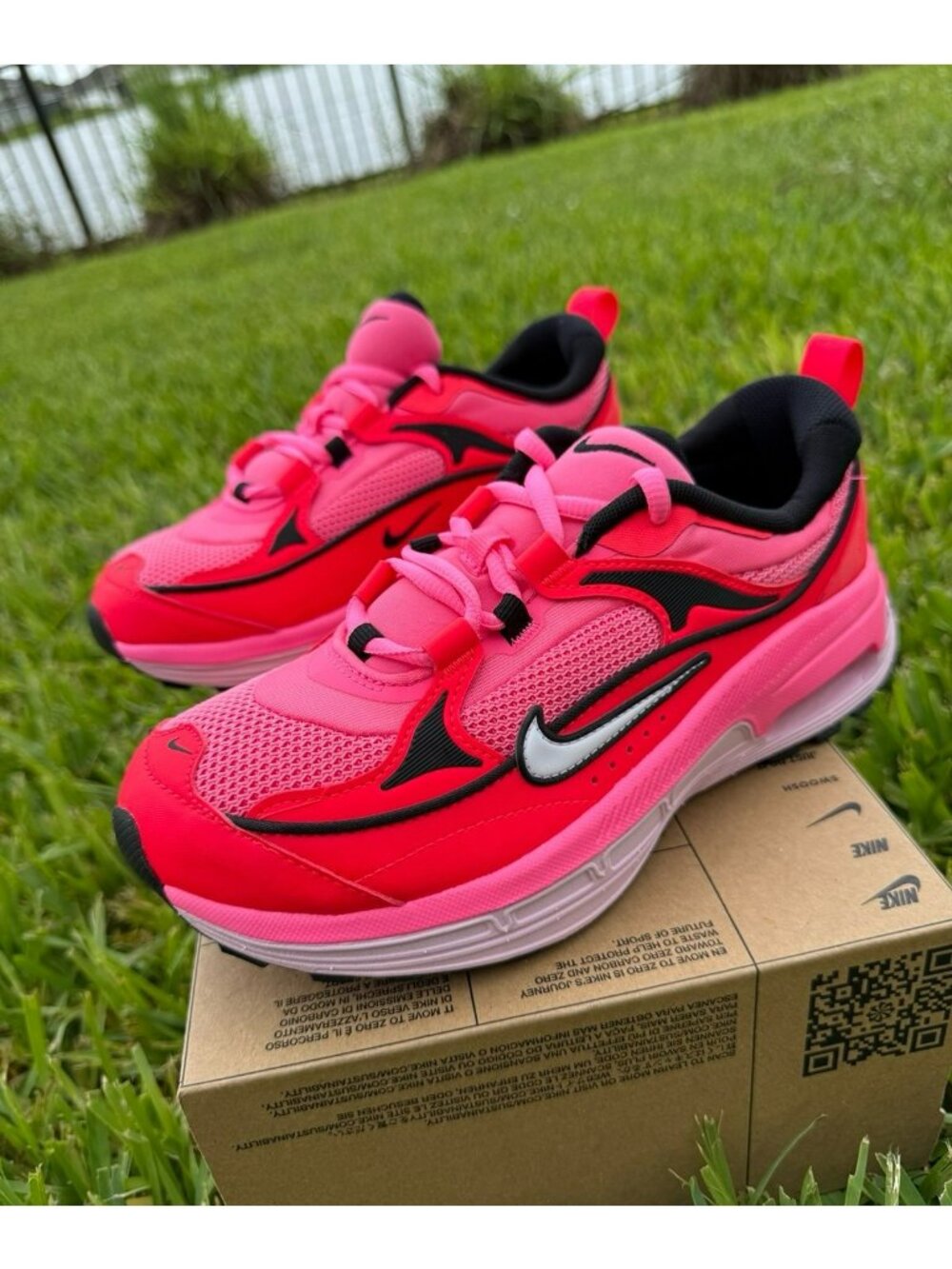 6.5 WOMEN’S NIKE AIR MAX BLISS LASER PINK / BLACK DH5128-600 RUNNING SNEAKERS